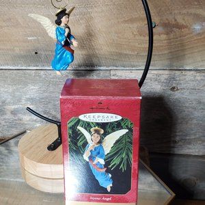 1999 Joyous Angel Ornament - Hallmark Keepsake - Feliz Navidad